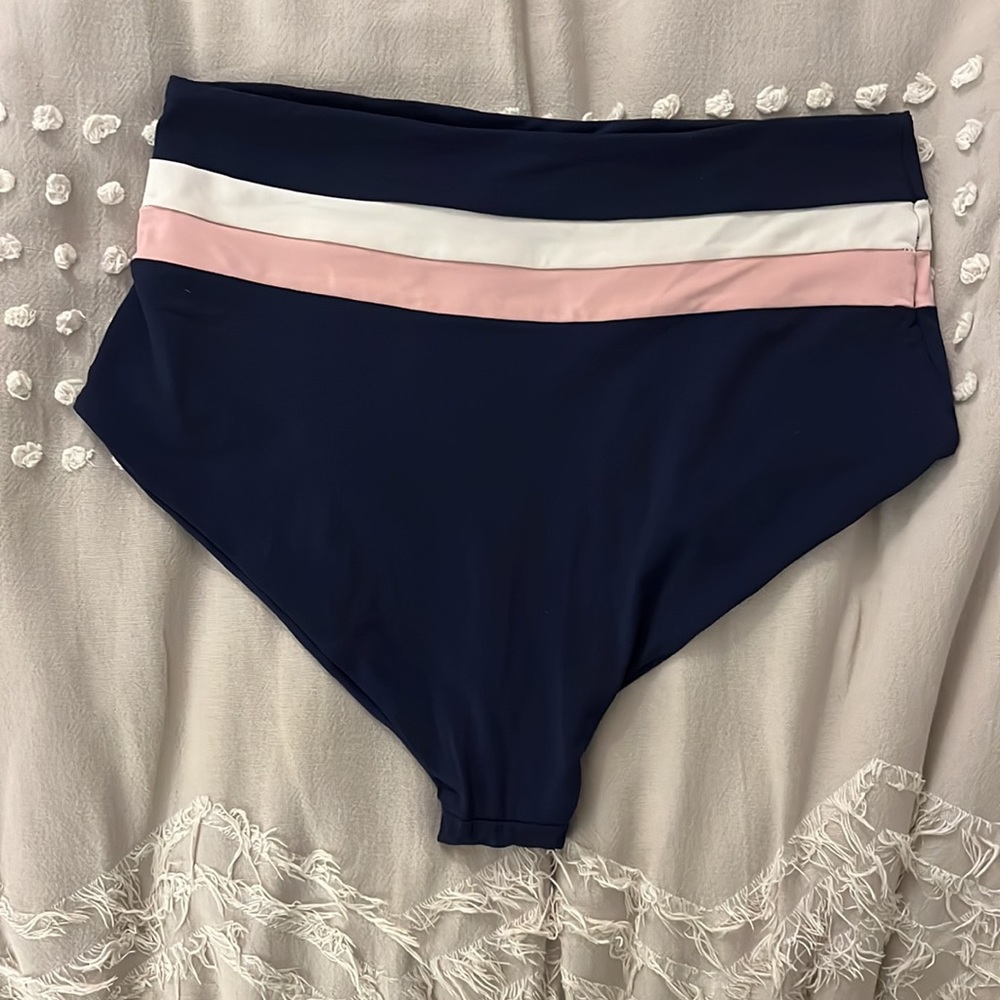 L space Portia high waist bottom - Picture 5 of 5